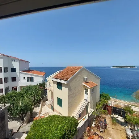 Jure Apartment Primosten