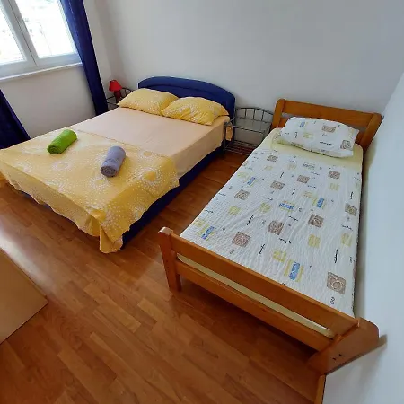 Apartament Jure *